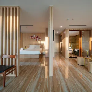 Emerald Bay & Hotell